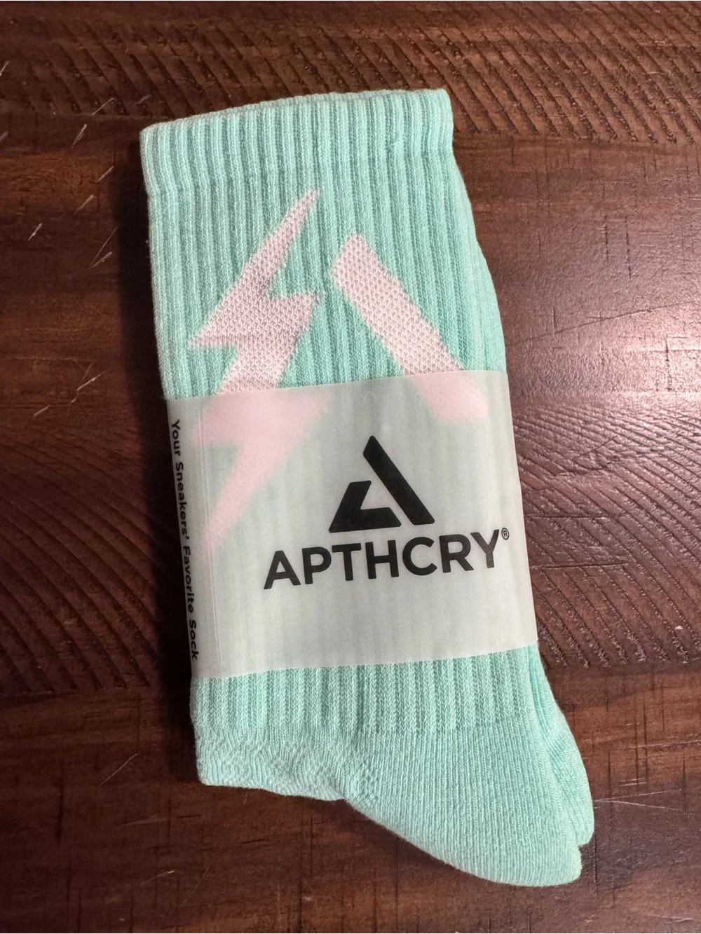 APTHCRY Mint Crew Socks - Men's Everyday Comfort